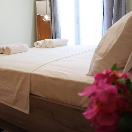 Anna Kavros Appartment Chrissi Akti Chania Exterior foto