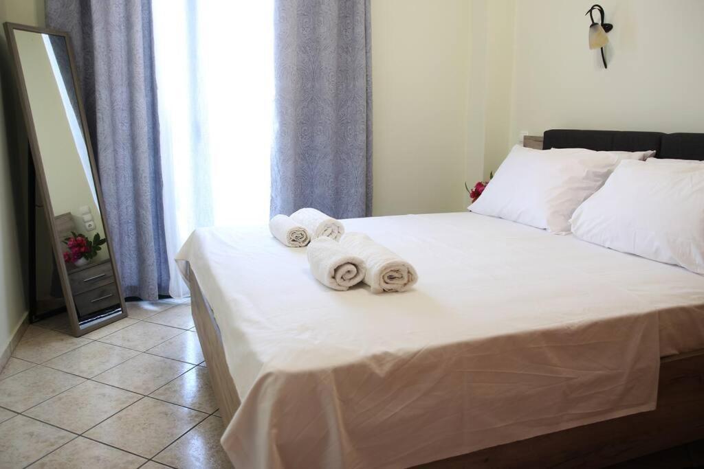Anna Kavros Appartment Chrissi Akti Chania Exterior foto