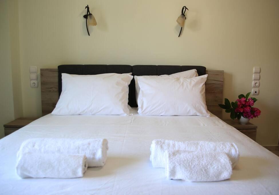 Anna Kavros Appartment Chrissi Akti Chania Exterior foto