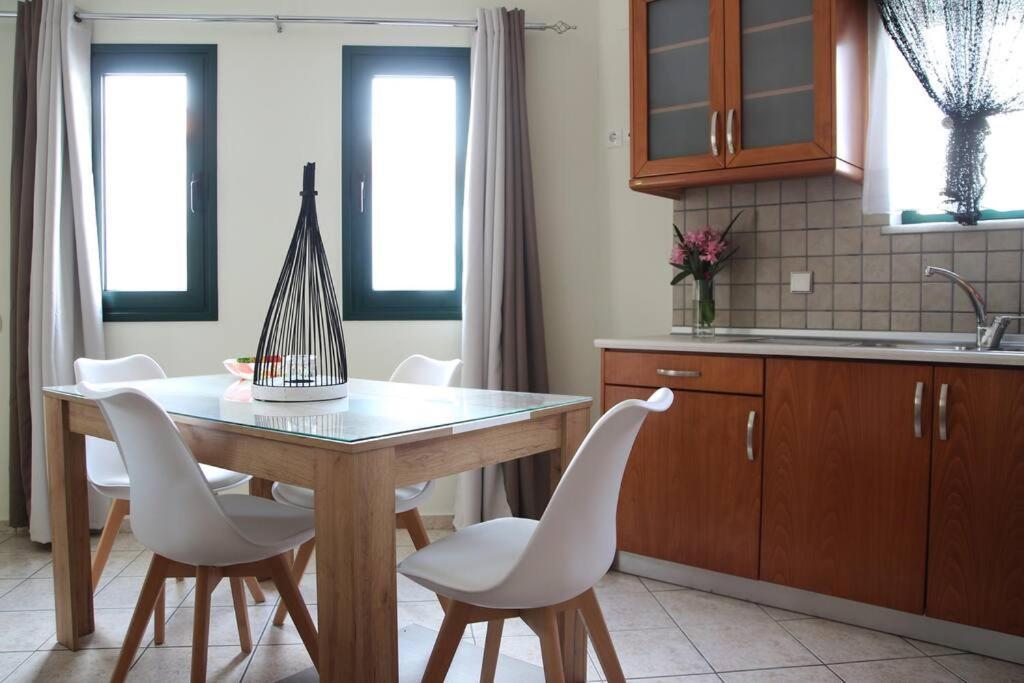 Anna Kavros Appartment Chrissi Akti Chania Exterior foto